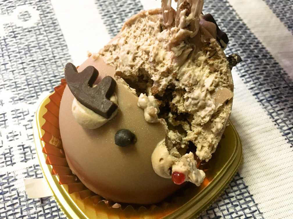 トナカイのチョコムースケーキ