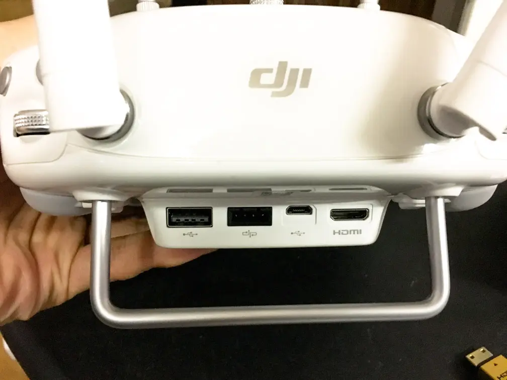 DJI PHANTOM 4のプロポにHDMI出力モジュールを装着させてみた！ | Ariill Design